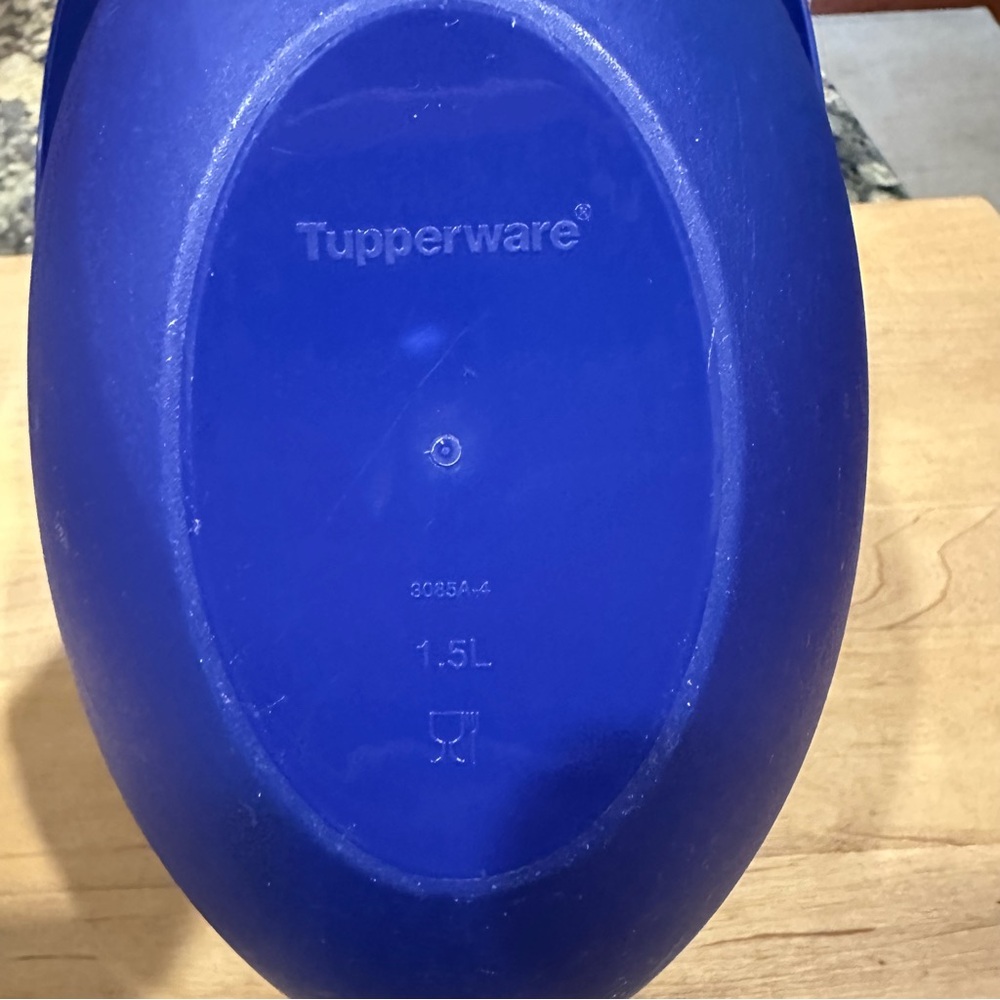 Vintage Tupperware Quick mix mixing bowl in blue 1.5L #3085A-4 Easy Hold & Pour - Picture 4 of 6